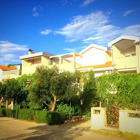 Apartments Dubravka Pirovac Εξωτερικό φωτογραφία