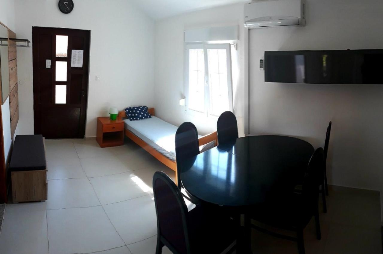 Apartments Dubravka Pirovac Εξωτερικό φωτογραφία