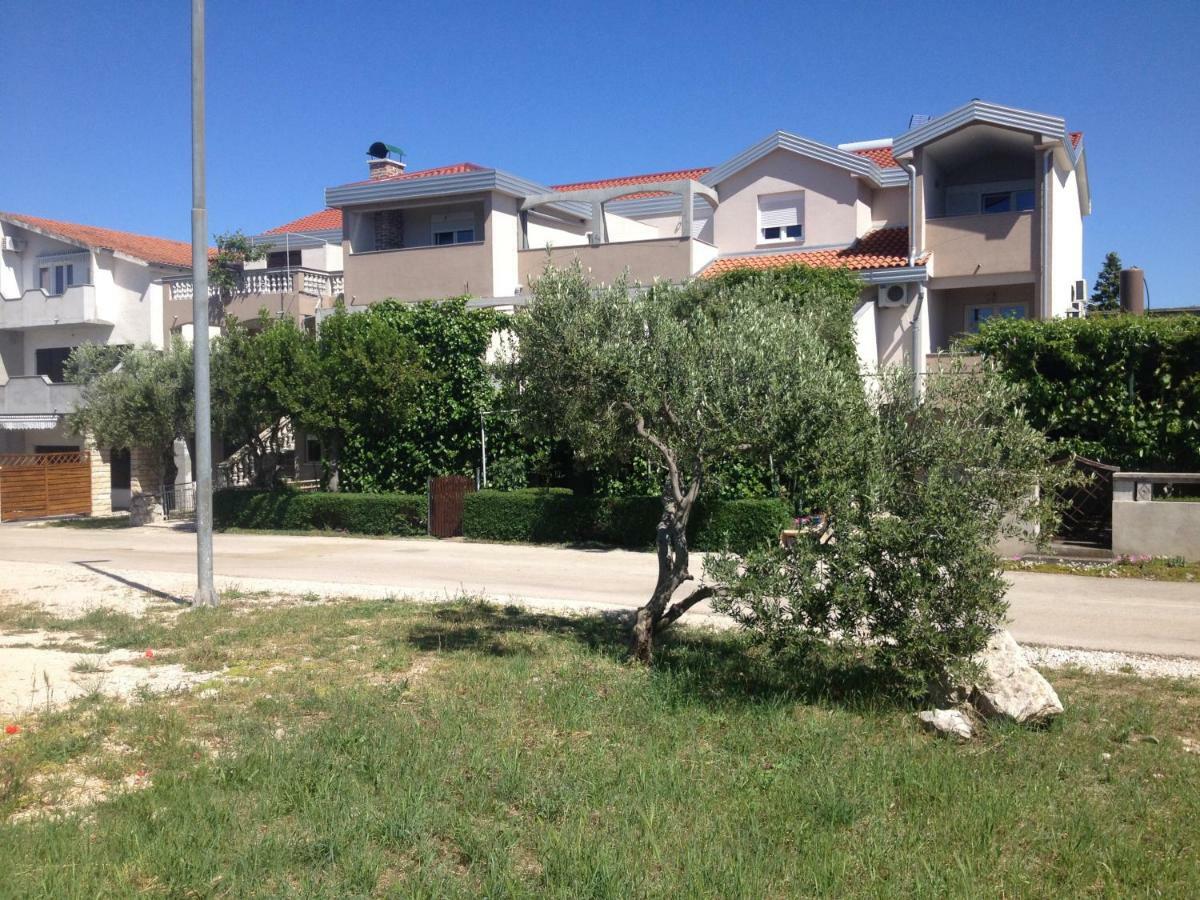 Apartments Dubravka Pirovac Εξωτερικό φωτογραφία